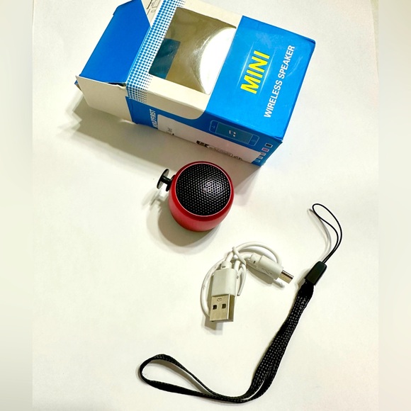 Mini Bluetooth Speaker Croc Charms Wireless (Red) - Picture 11 of 11